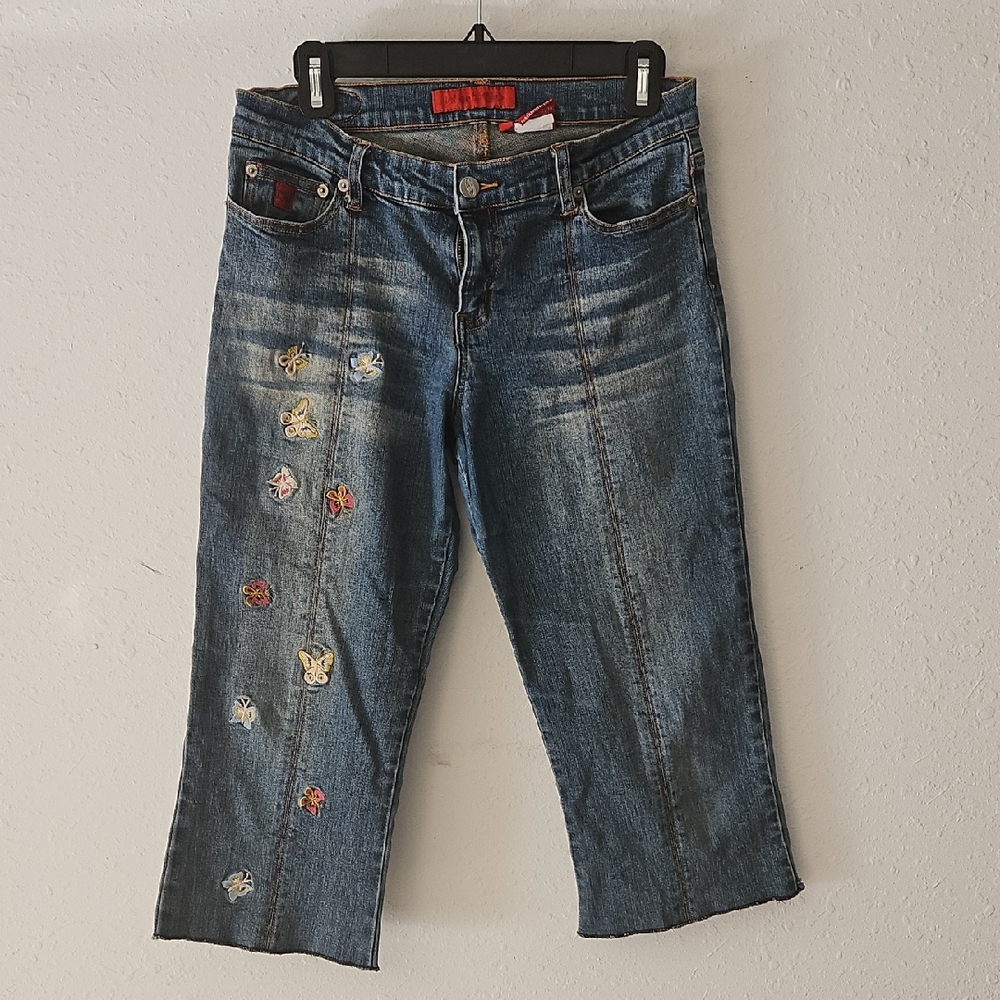 BONGO Blue Cropped Jeans with Floral Embroidery